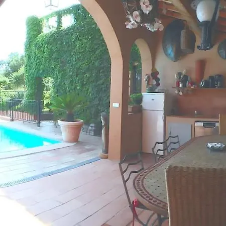 Parasols Villa